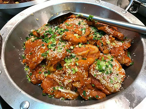 簡(jiǎn)析東莞飯?zhí)贸邪囊饬x與發(fā)展前景